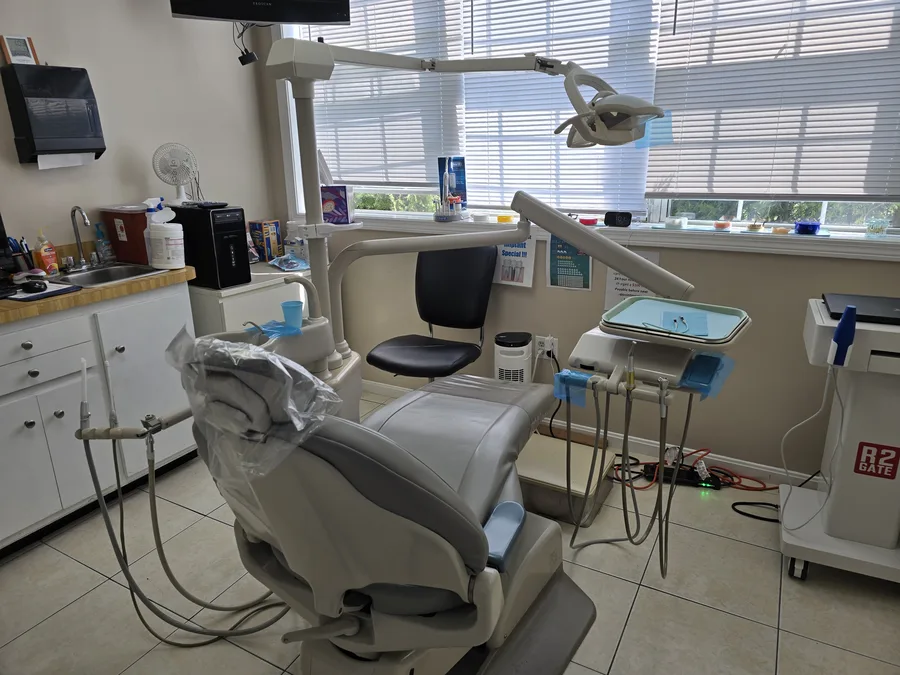 Treatment room with digital equipment